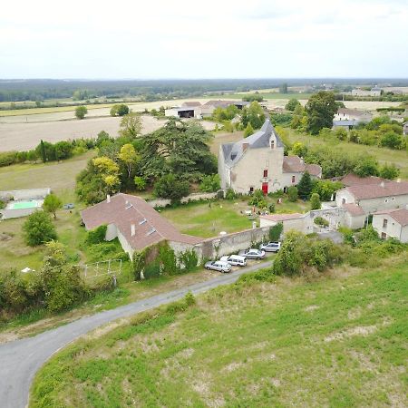 Gite Du Manoir Des Roches Saires Exterior foto