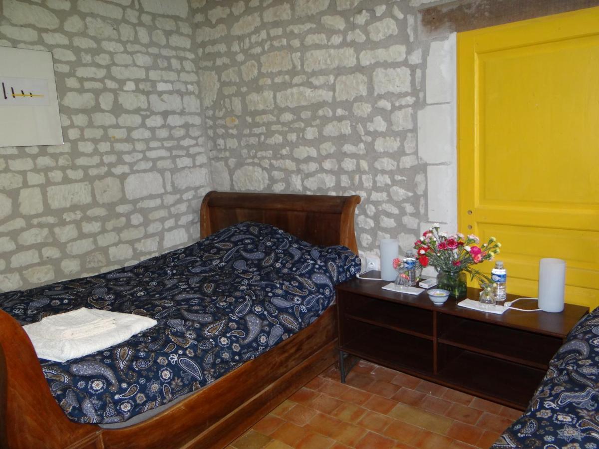 Gite Du Manoir Des Roches Saires Exterior foto