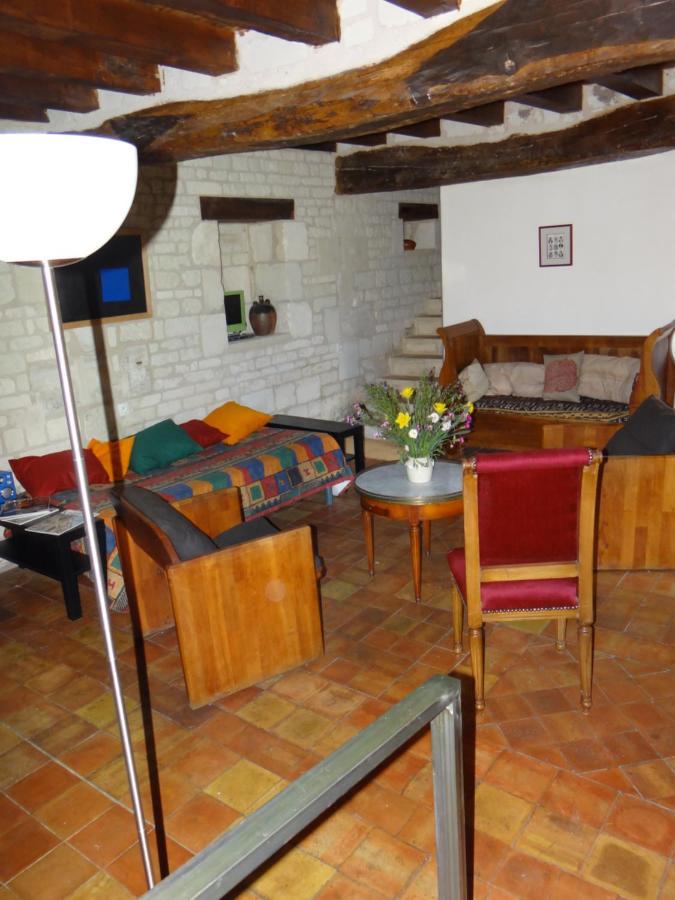 Gite Du Manoir Des Roches Saires Exterior foto